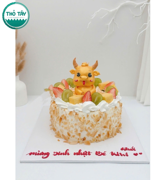 Bánh Kem trái cây mix hạnh nhân ngon ở đường 30-4 tặng bé gái