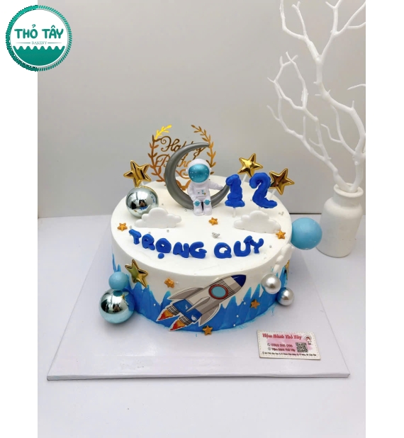 Bánh kem dành cho bé trai yêu thích phi hành gia lên 5 tuổi 