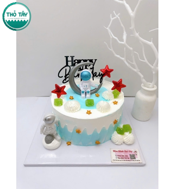 Bánh kem dành cho bé trai yêu thích phi hành gia lên 6 tuổi 