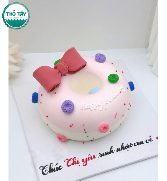 Bánh donout tone hồng xinh sắn
