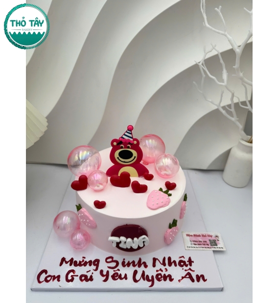 Bánh kem dành cho bé gái yêu thích gấu dâu